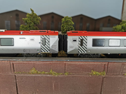 LS-12 Bachmann Voyager Corridor Connection﻿