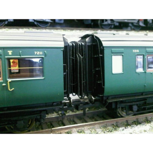 LS-14 Hornby Maunsell Coach Corridor Connection